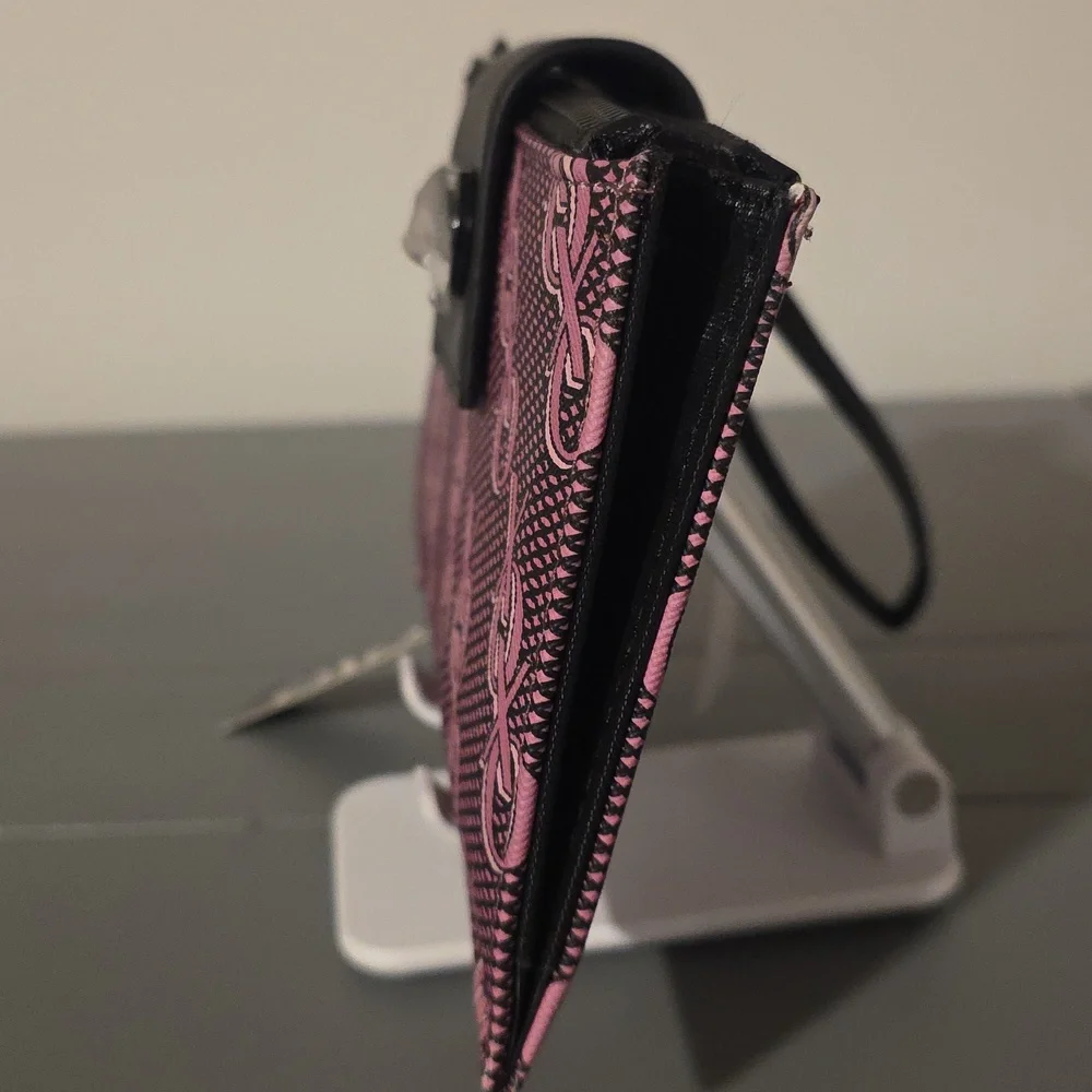 XOXO NWT Monogrammed Large Wristlet - Picture 5 of 9